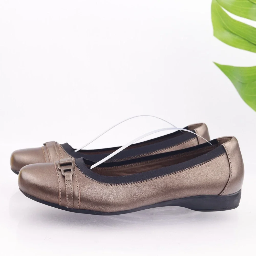 Clarks Shoes Womens Kinzie Light Ballet Flat Size 9 M Bronze Tan Comfort Cap Toe